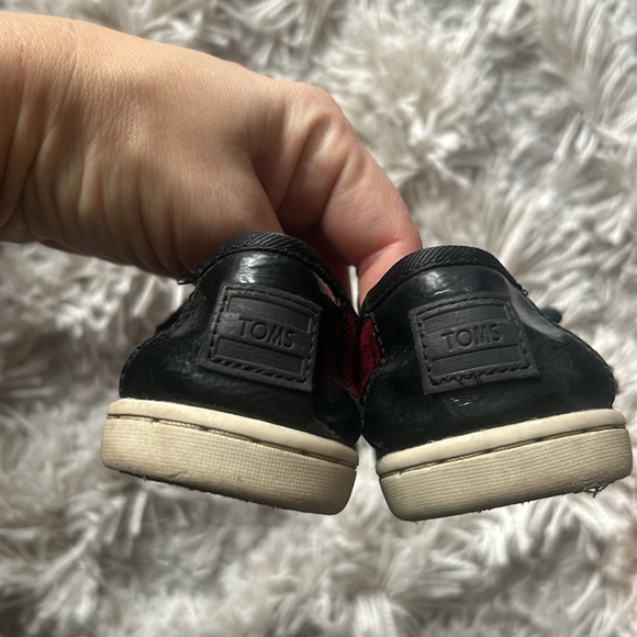 Holiday TOMS - Picture 3 of 4